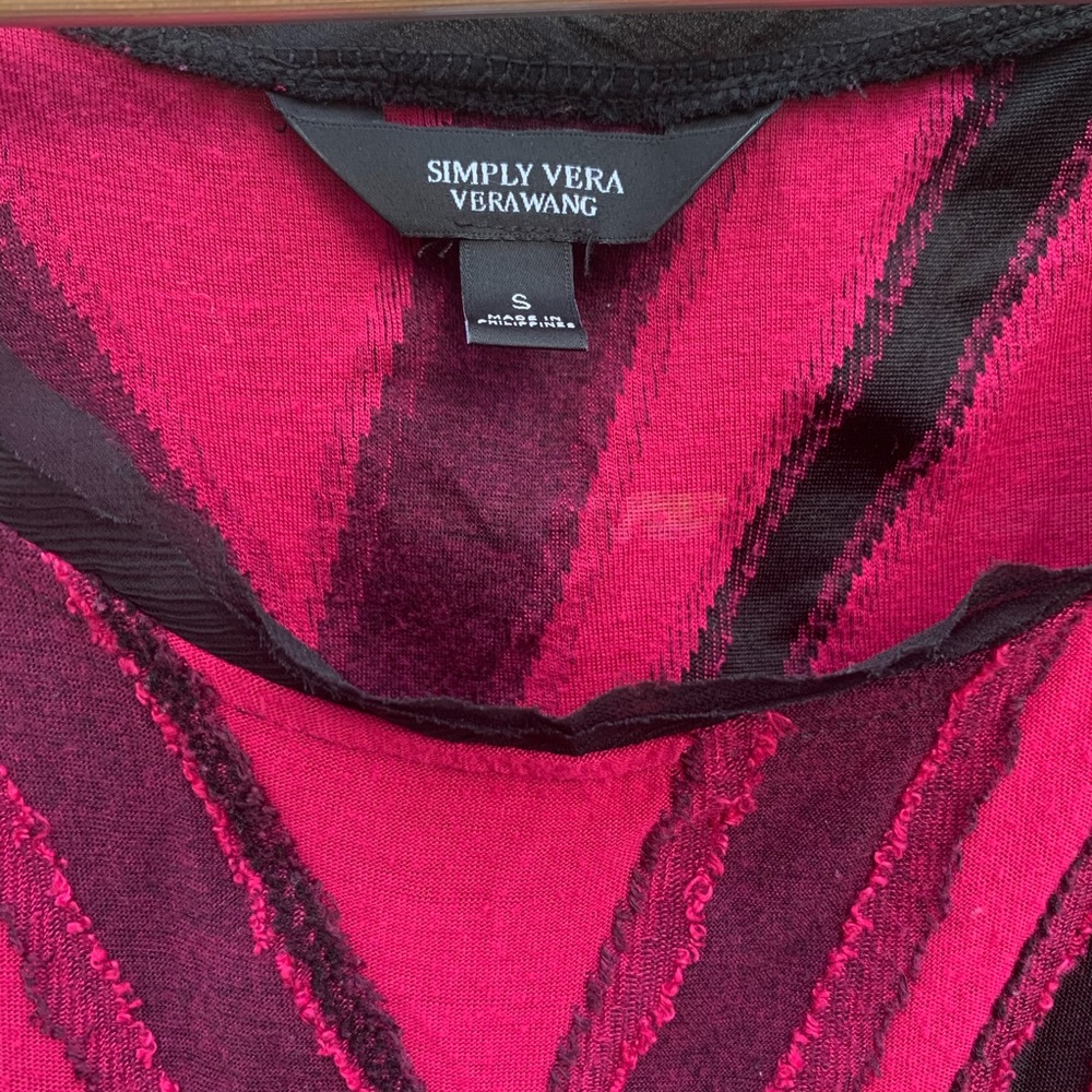 Jagged pink and black blouse - Picture 3 of 5